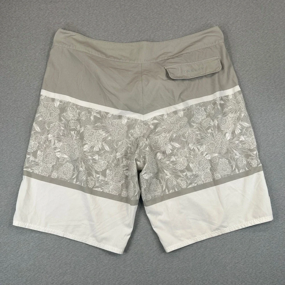 Oakley Board Shorts Mens 40 Tan White Floral Performance Fit Swim Trunks
